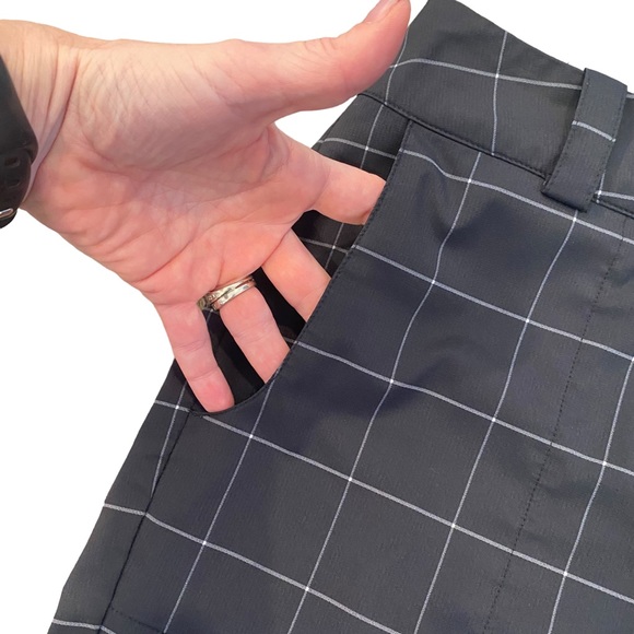 Nike Black Checkered Dri-Fit Golf Shorts 0 - Picture 3 of 10